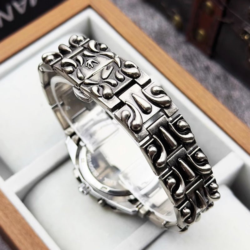 Hardfell | Rains Axis Chrono watch