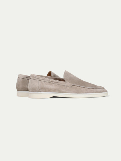 Hardfell | Light gray yacht loafers