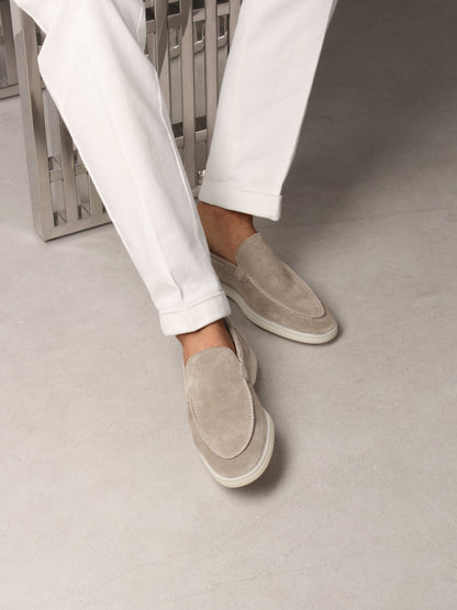 Hardfell | Light gray yacht loafers