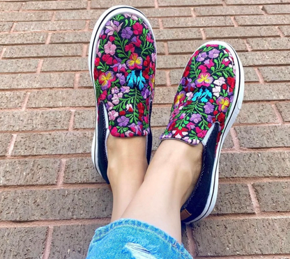 Hardfell | Fashionable sneakers with colorful flower design