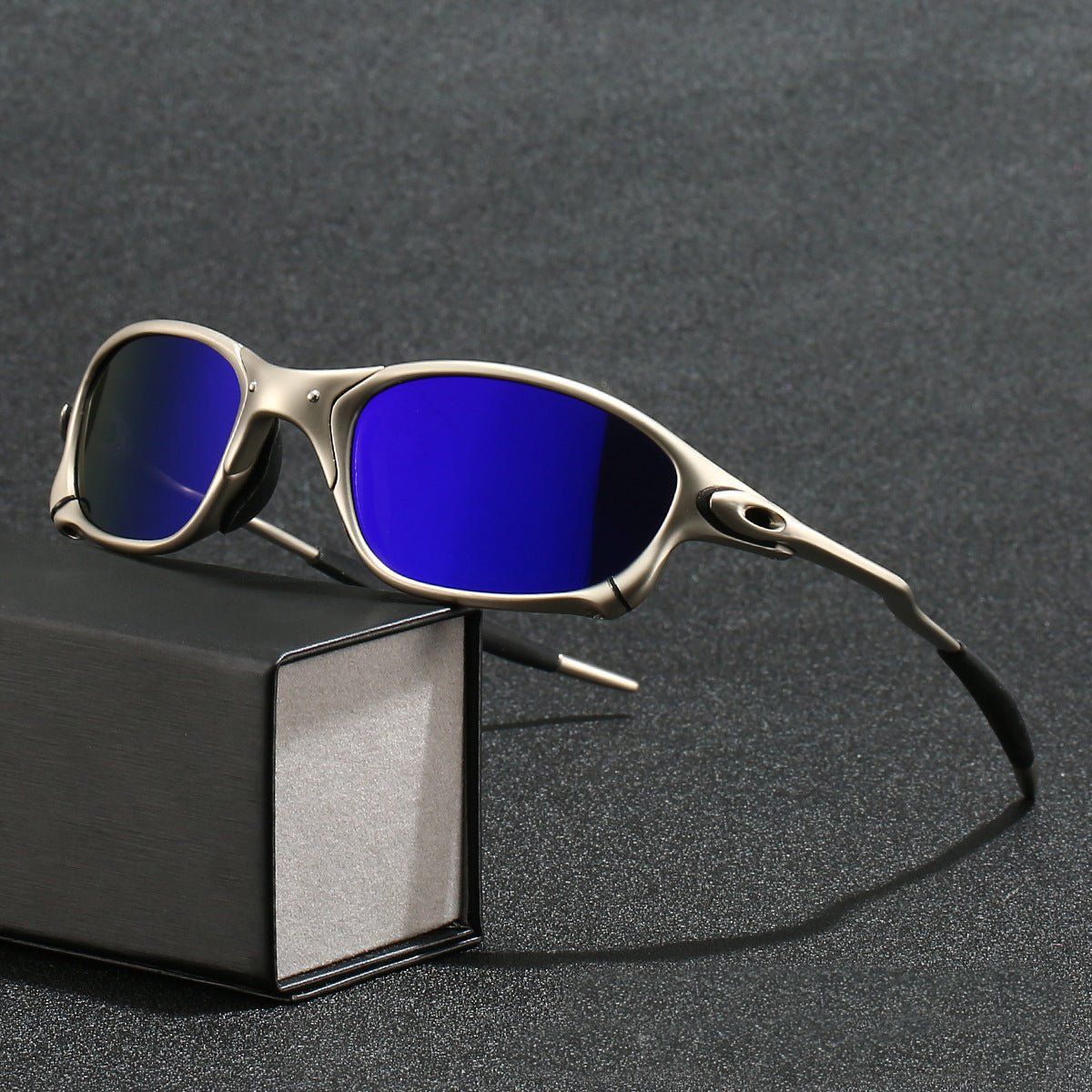 Hardfell | Rains Silver Streak sunglasses